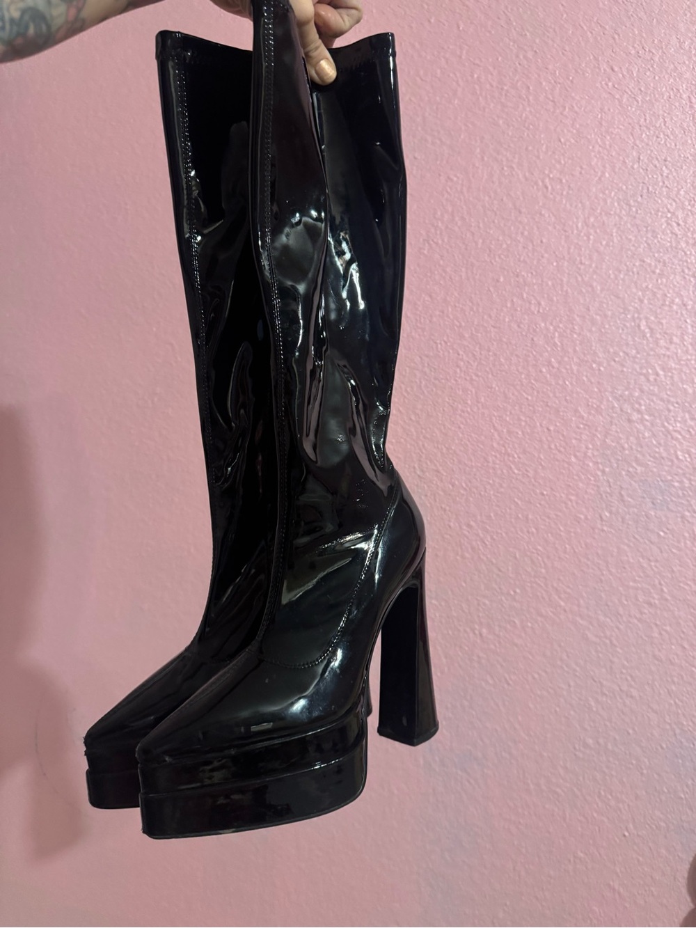 Patent Platform Knee-High Boots in Black sz8